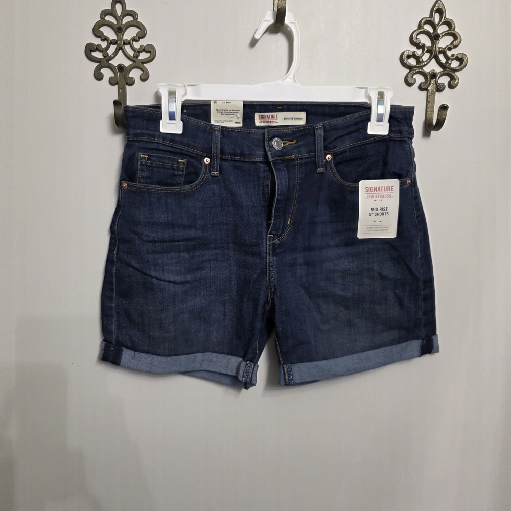 Levi Signature Dark Blue Mid-rise Jean Shorts Size 26